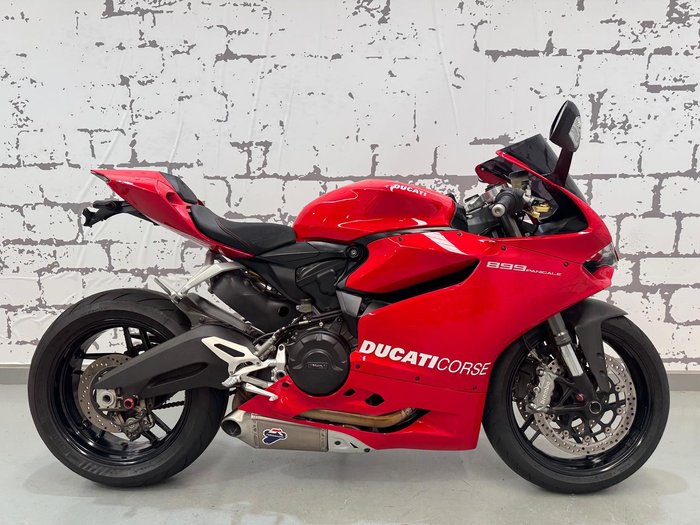 2015 Ducati 899 Panigale Panigale Red