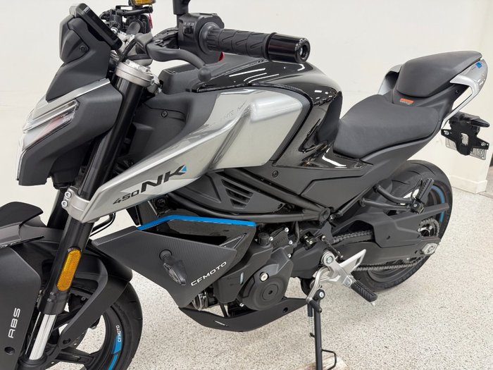 2025 CFMOTO 450 NK NEBULA BLACK