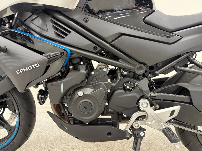 2025 CFMOTO 450 NK NEBULA BLACK