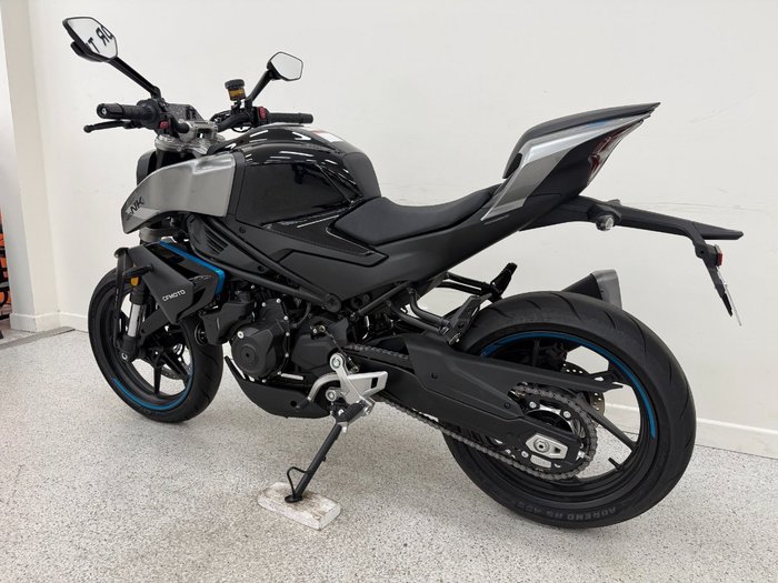 2025 CFMOTO 450 NK NEBULA BLACK