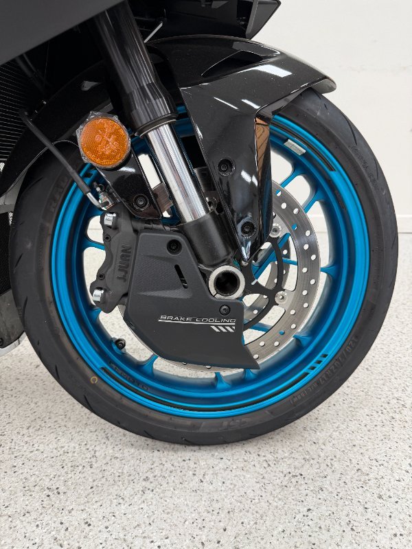 2025 CFMOTO 2025 CF Moto 675CC 675SR-R ABS Road NEBULA WHITE