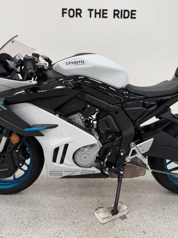 2025 CFMOTO 2025 CF Moto 675CC 675SR-R ABS Road NEBULA WHITE