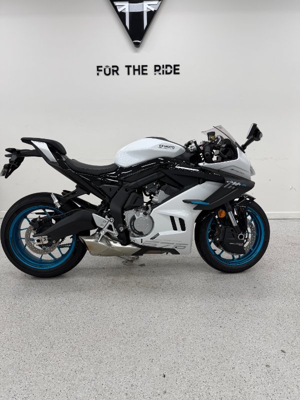 2025 CFMOTO 2025 CF Moto 675CC 675SR-R ABS Road NEBULA WHITE