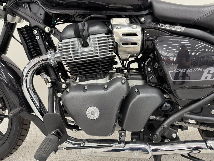 2025 Royal Enfield SUPER METEOR 650 Black