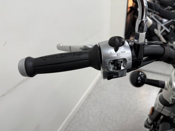 2025 Royal Enfield SUPER METEOR 650 Black