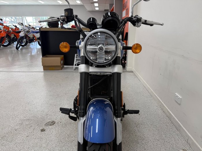 2025 Royal Enfield SUPER METEOR 650 Blue