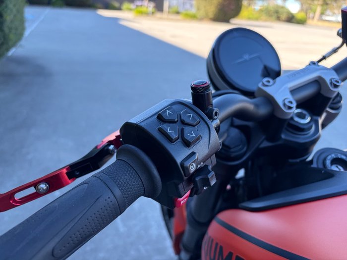 2023 Triumph TRIDENT 660 Orange