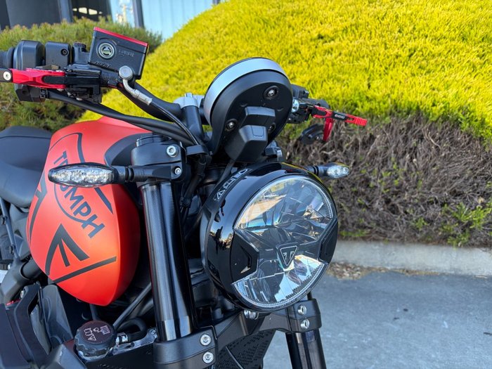 2023 Triumph TRIDENT 660 Orange