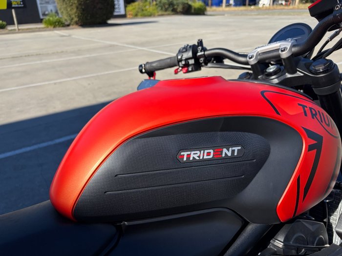 2023 Triumph TRIDENT 660 Orange
