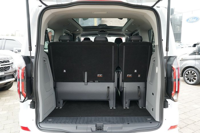 2025 Ford Tourneo Titanium X