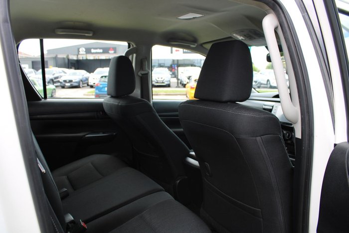 2022 Toyota Hilux SR