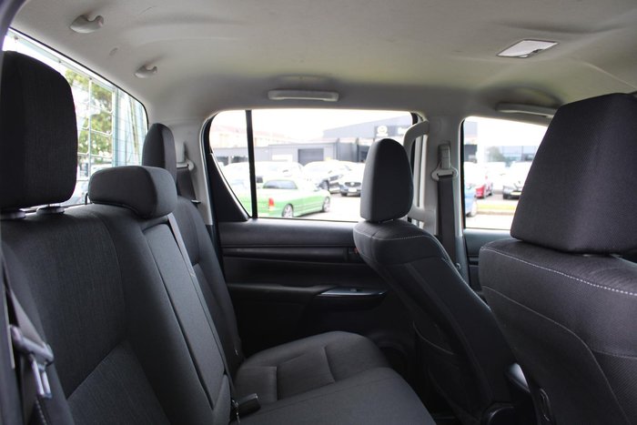 2022 Toyota Hilux SR