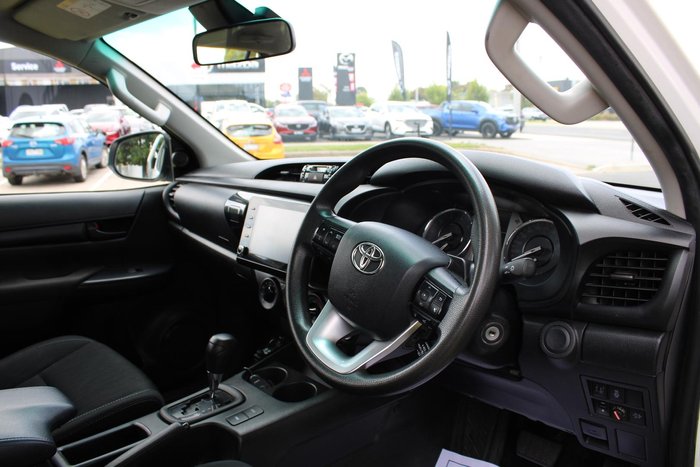 2022 Toyota Hilux SR