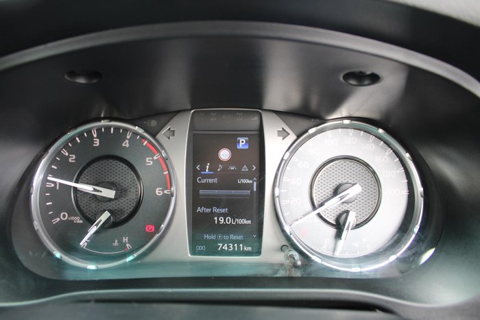 2022 Toyota Hilux SR