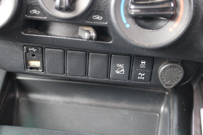 2022 Toyota Hilux SR