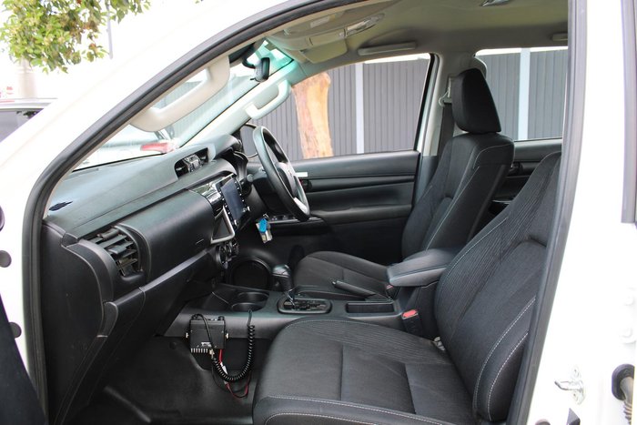 2022 Toyota Hilux SR