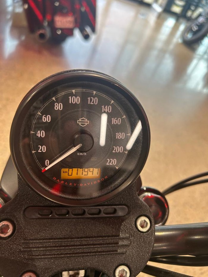 2015 Harley-Davidson Iron 883 (XL883N) Sportster Black