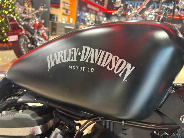 2015 Harley-Davidson Iron 883 (XL883N) Sportster Black