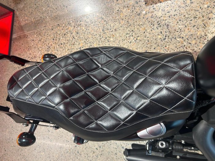 2015 Harley-Davidson Iron 883 (XL883N) Sportster Black