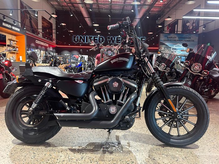 2015 Harley-Davidson Iron 883 (XL883N) Sportster Black