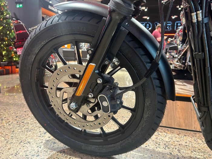 2015 Harley-Davidson Iron 883 (XL883N) Sportster Black