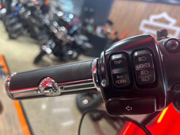 2015 Harley-Davidson Iron 883 (XL883N) Sportster Black