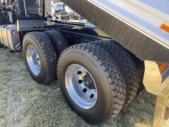 2025 Fuso Shogun FV84 530 White