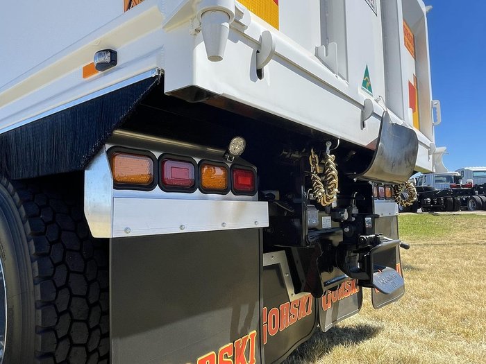 2025 Fuso Shogun FV84 530 White