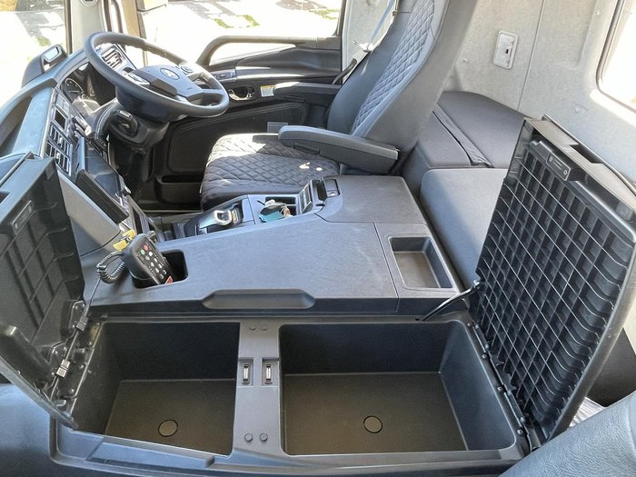 2025 Fuso Shogun FV84 530 White