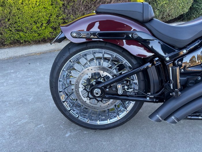 2018 HARLEY-DAVIDSON FXBR BREAKOUT Red