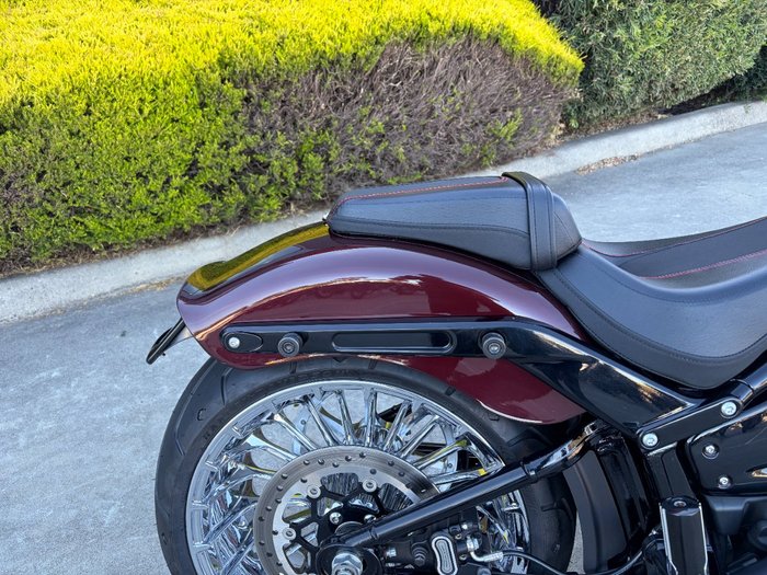 2018 HARLEY-DAVIDSON FXBR BREAKOUT Red