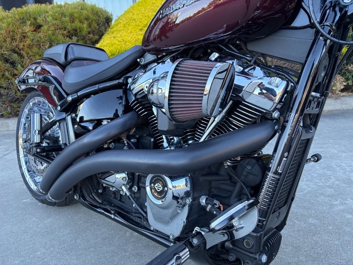 2018 HARLEY-DAVIDSON FXBR BREAKOUT Red