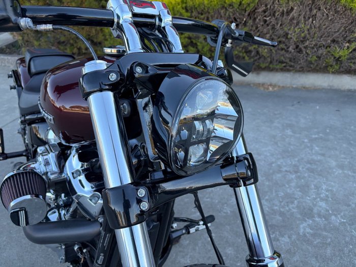 2018 HARLEY-DAVIDSON FXBR BREAKOUT Red