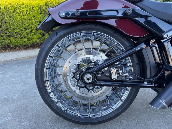 2018 HARLEY-DAVIDSON FXBR BREAKOUT Red