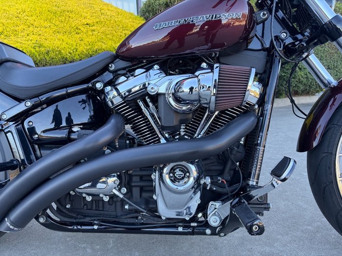 2018 HARLEY-DAVIDSON FXBR BREAKOUT Red