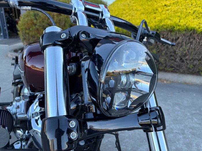 2018 HARLEY-DAVIDSON FXBR BREAKOUT Red