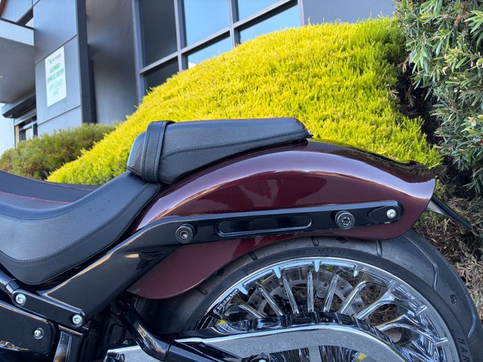 2018 HARLEY-DAVIDSON FXBR BREAKOUT Red
