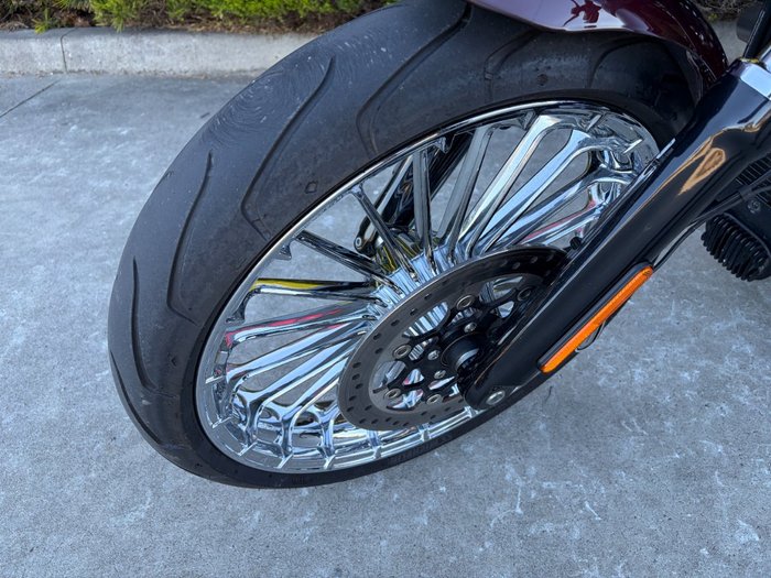 2018 HARLEY-DAVIDSON FXBR BREAKOUT Red