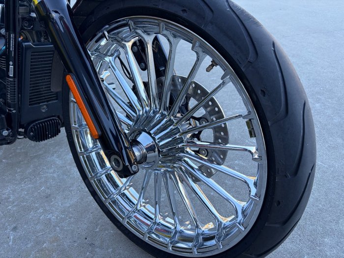 2018 HARLEY-DAVIDSON FXBR BREAKOUT Red