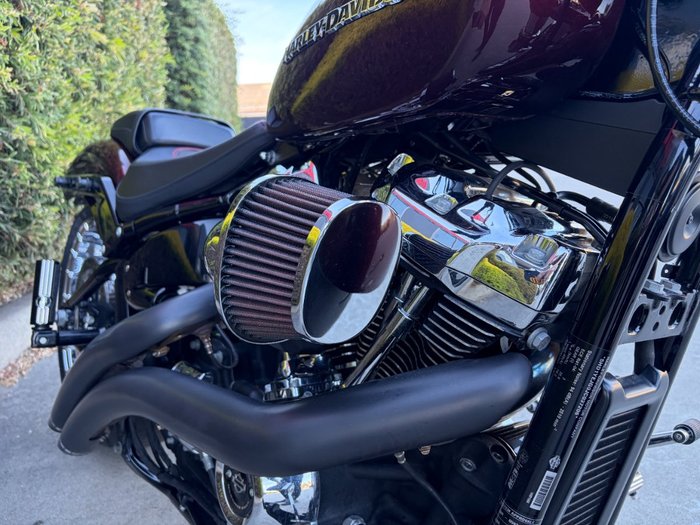 2018 HARLEY-DAVIDSON FXBR BREAKOUT Red