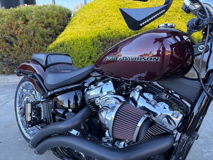 2018 HARLEY-DAVIDSON FXBR BREAKOUT Red