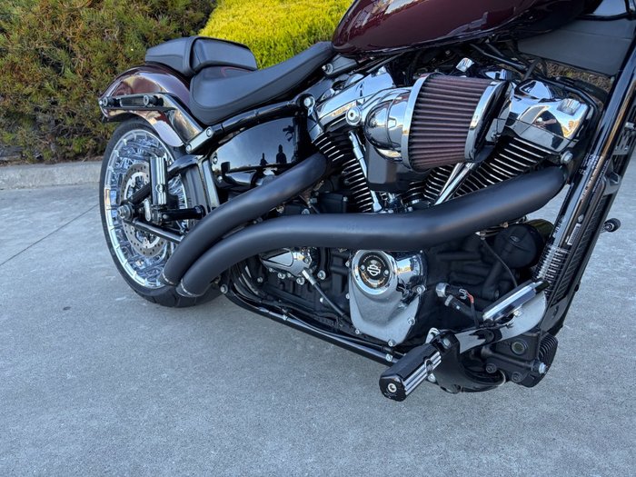 2018 HARLEY-DAVIDSON FXBR BREAKOUT Red