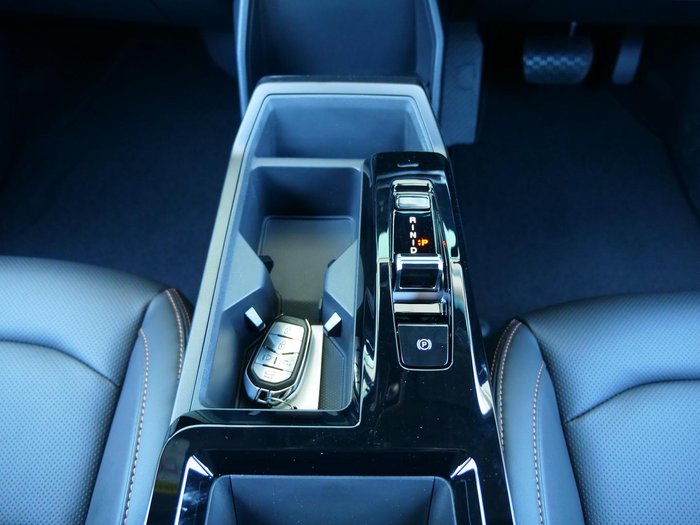 2025 KGM Torres Hybrid K40