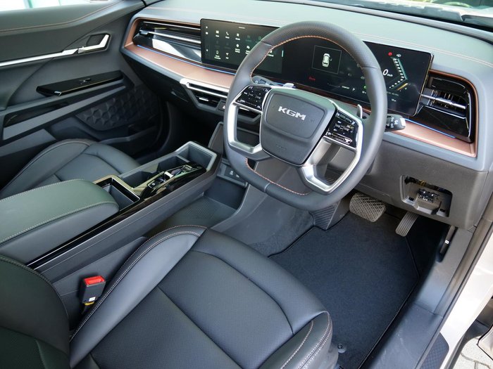 2025 KGM Torres Hybrid K40