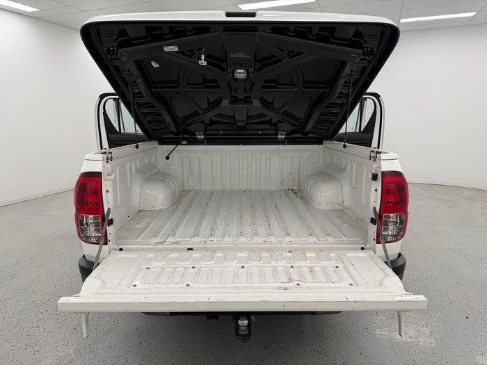 2018 Toyota Hilux Workmate TGN121R 4x2 Glacier White