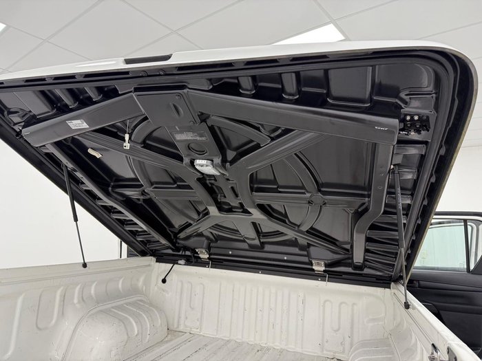 2018 Toyota Hilux Workmate TGN121R 4x2 Glacier White