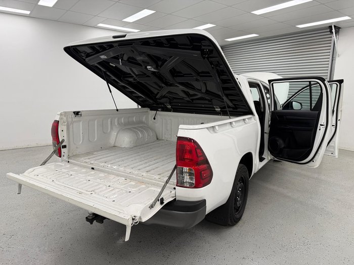 2018 Toyota Hilux Workmate TGN121R 4x2 Glacier White