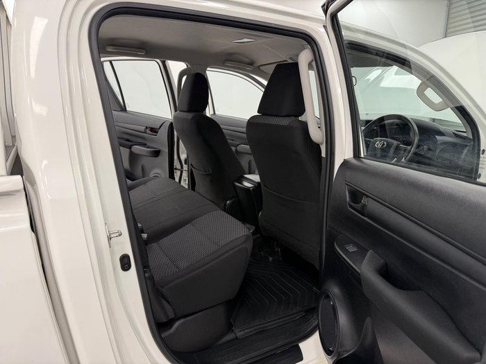 2018 Toyota Hilux Workmate TGN121R 4x2 Glacier White