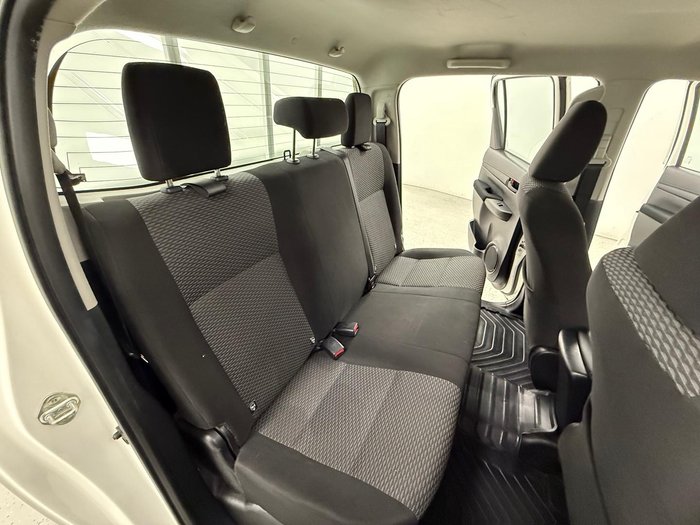 2018 Toyota Hilux Workmate TGN121R 4x2 Glacier White