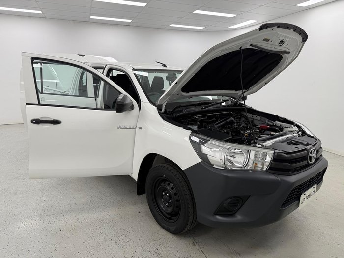 2018 Toyota Hilux Workmate TGN121R 4x2 Glacier White